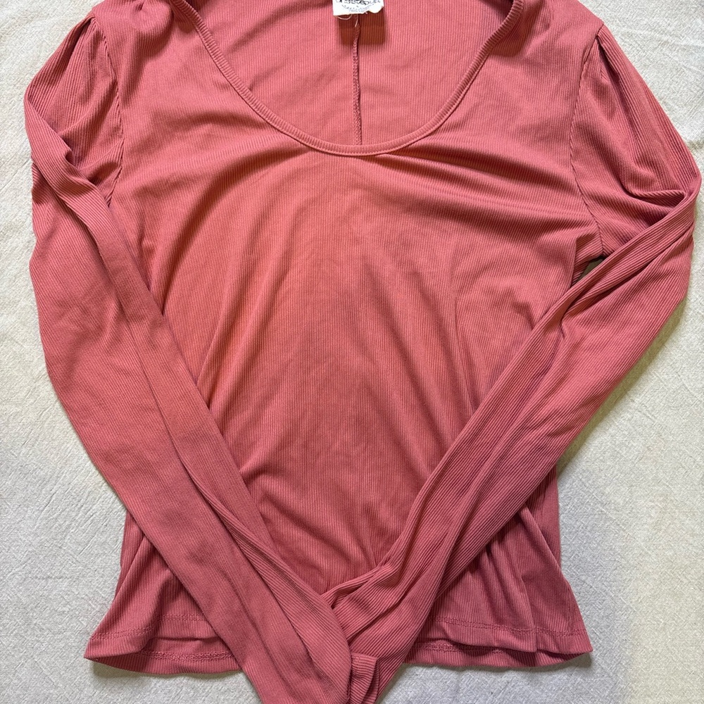 Scoop Neck Long Sleeve Top